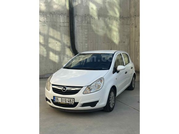 MEMURDAN HATASIZ BOYASIZ VE TRAMERSİZ DÜŞÜK KM OPEL CORSA