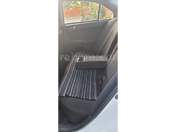 Sahibinden Mitsubishi Lancer 1.6 Invite 2011 Model