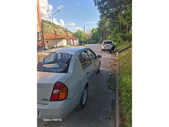 Sahibinden Renault Clio 1.4 RNA 2000 Model