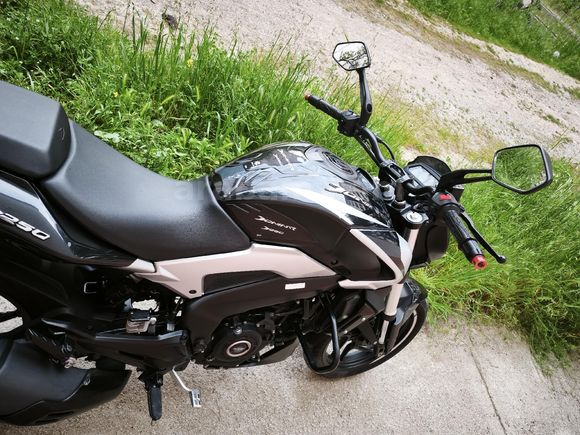 Memurdan Bajaj Dominar 250 D
