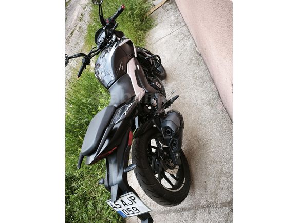 Memurdan Bajaj Dominar 250 D