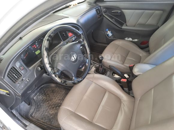 14 yıllık Sahibinden Hyundai Elantra 1.6 GLS 2005 Model - Deri koltuk kaplamadır...