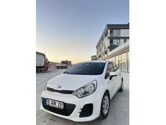 Sahibinden Kia Rio 1.4 CRDi Comfort 2015 Model  180.000 km Beyaz