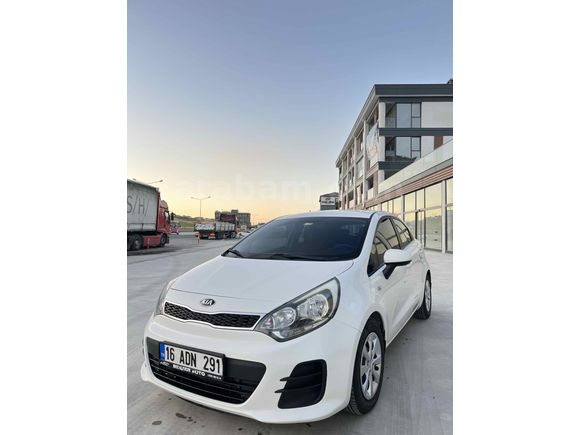 Sahibinden Kia Rio 1.4 CRDi Comfort 2015 Model  180.000 km Beyaz