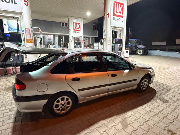 Sahibinden Renault Laguna 2.0 RXE 1996 Model