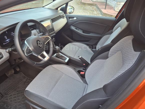Renault Clio 1.0 TCe Evolution 2023 Model