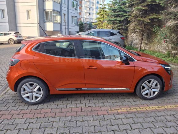 Renault Clio 1.0 TCe Evolution 2023 Model