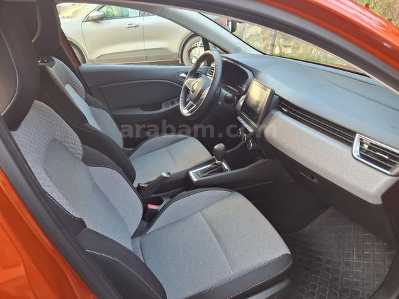 Renault Clio 1.0 TCe Evolution 2023 Model