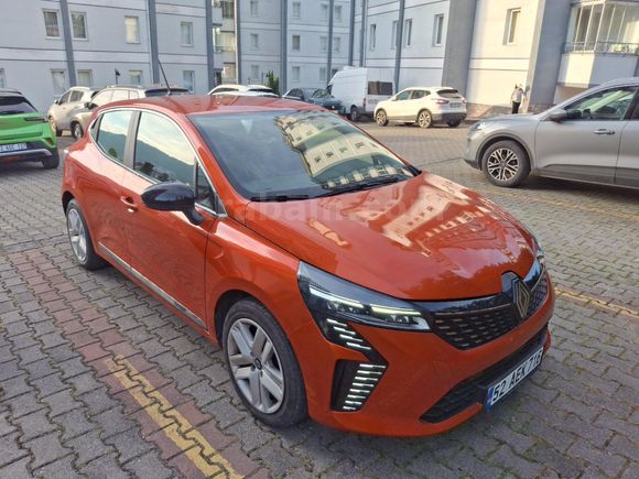 Renault Clio 1.0 TCe Evolution 2023 Model