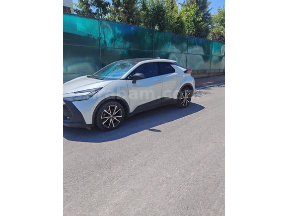 Lexusdan tek farkı Toyota amblemi. Masrafsız, orijinal, ekonomik ve Lexus konforu, ve donanımı arayanlara