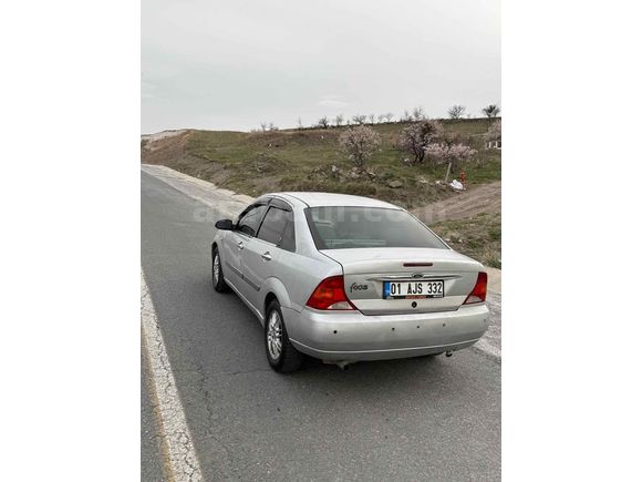 Sahibinden Ford Focus 2.0 Ghia 2001 Model 