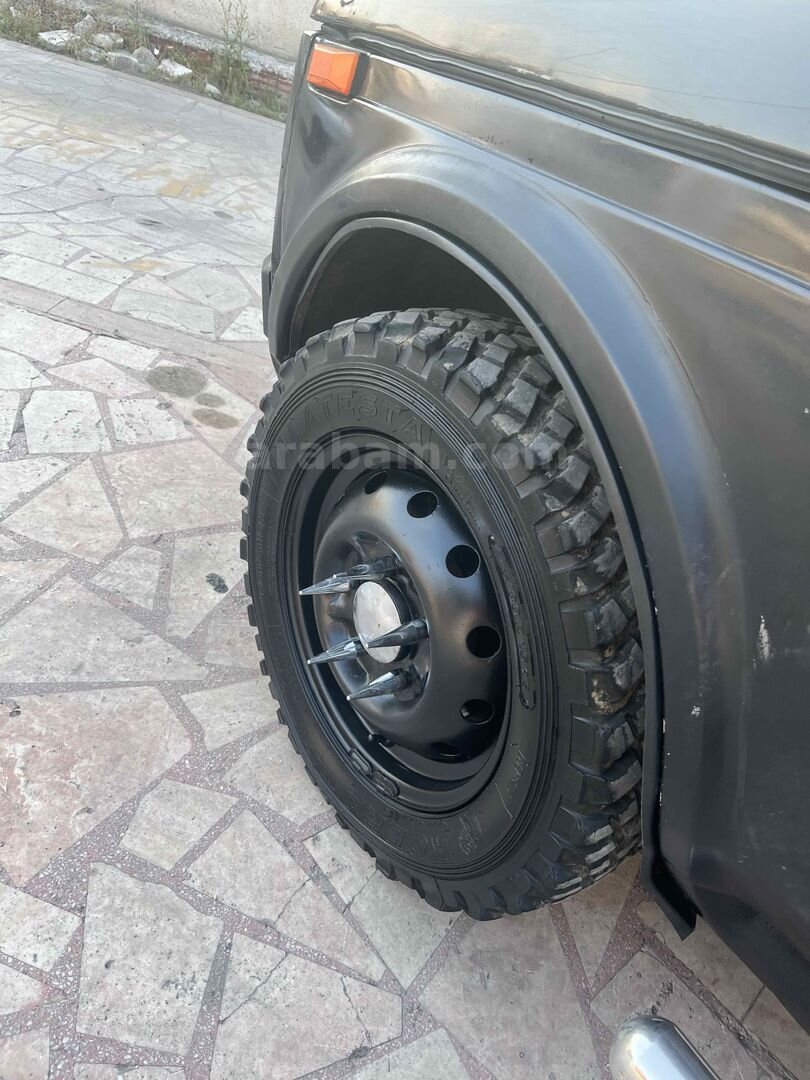 Temiz bakımlı 4*4 Niva 5