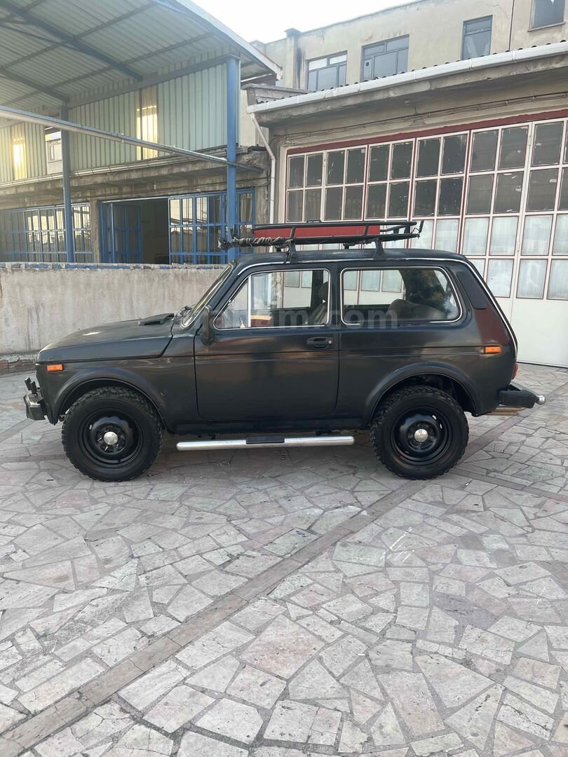 Temiz bakımlı 4*4 Niva 1