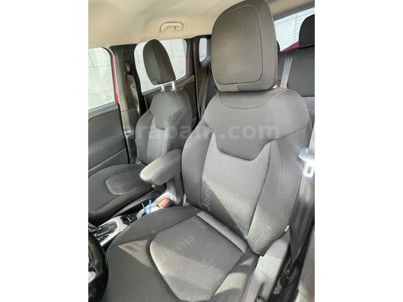 Sahibinden Jeep Renegade 1.6 MultiJet Longitude 2017 Model  tüm ağır bakımları yaptırıldı.