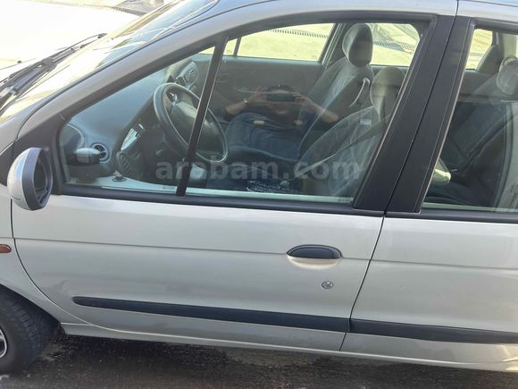 Sahibinden Renault Scenic 1.6 RXT 2000 Model 