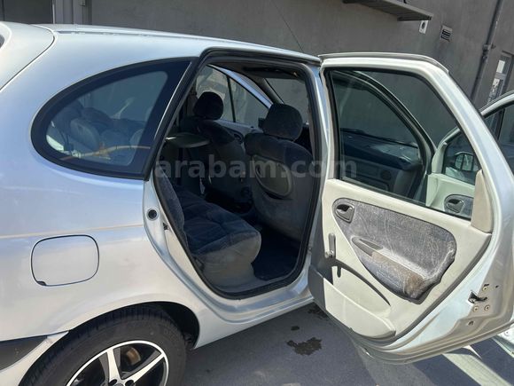 Sahibinden Renault Scenic 1.6 RXT 2000 Model 