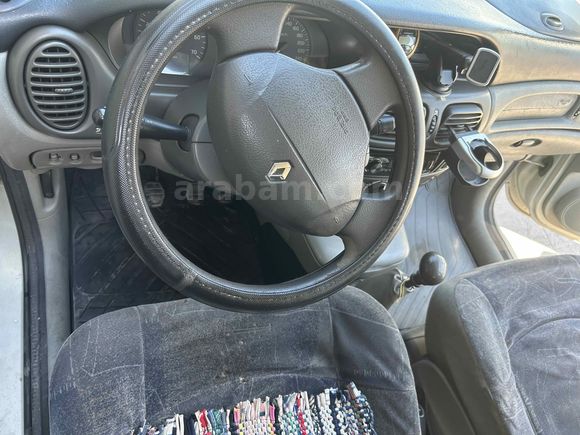 Sahibinden Renault Scenic 1.6 RXT 2000 Model 