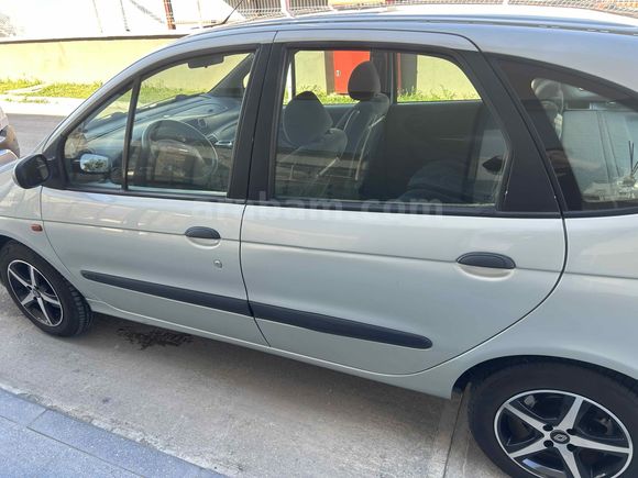 Sahibinden Renault Scenic 1.6 RXT 2000 Model 