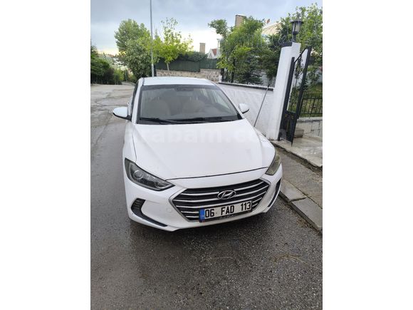 Sahibinden Hyundai Elantra 1.6 D-CVVT Style 2017 Model  183 bin km de  Beyaz