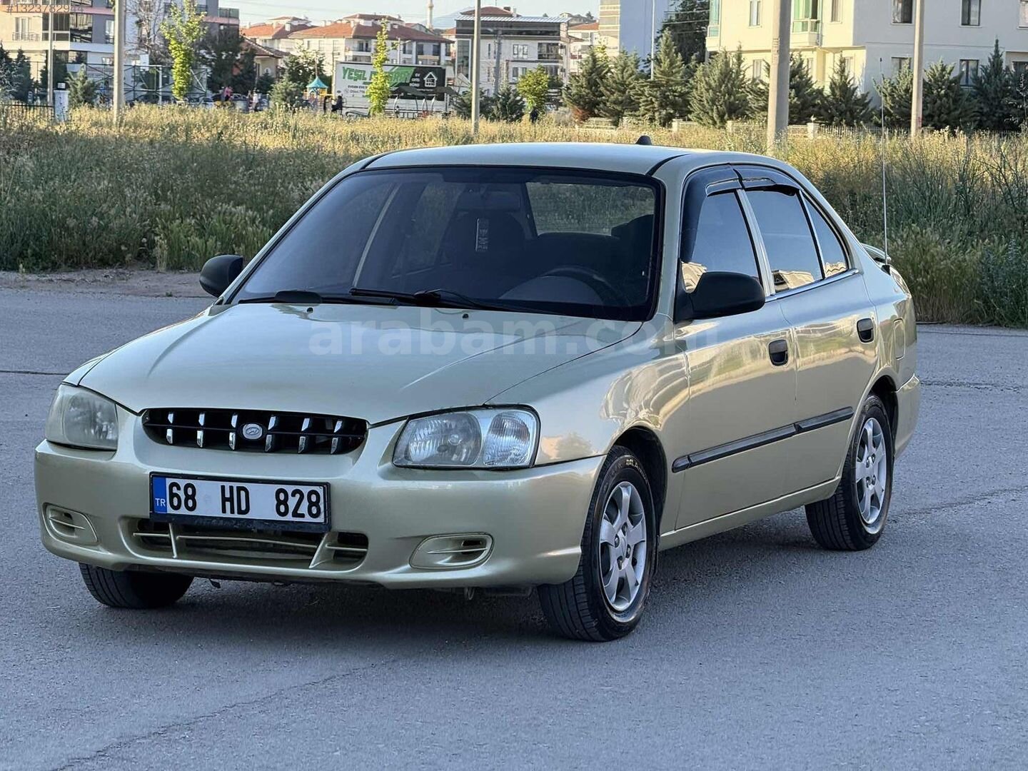 Galeriden Hyundai Accent 1.3 LX 2001 Model Aksaray 325.000 km Şampanya 2
