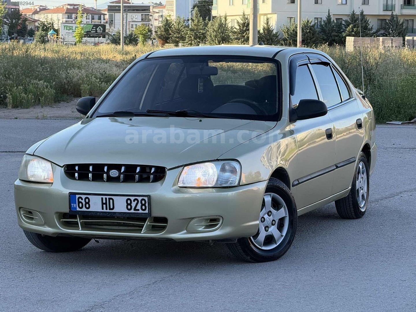Galeriden Hyundai Accent 1.3 LX 2001 Model Aksaray 325.000 km Şampanya 1