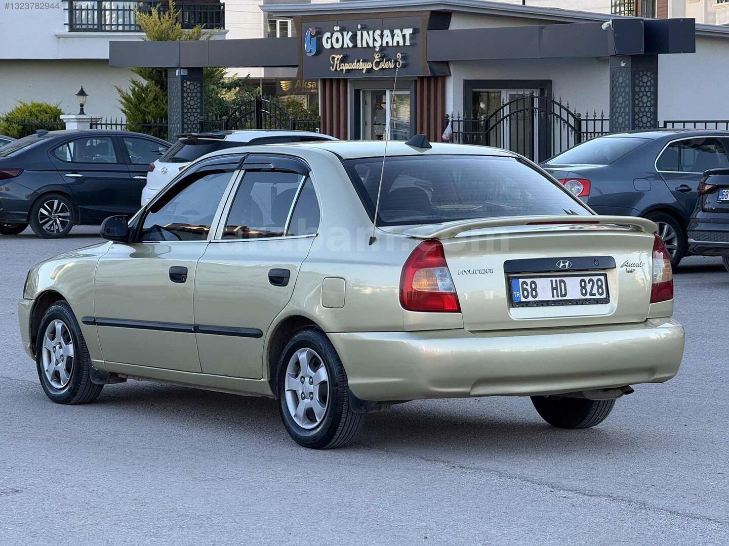 Galeriden Hyundai Accent 1.3 LX 2001 Model Aksaray 325.000 km Şampanya 7