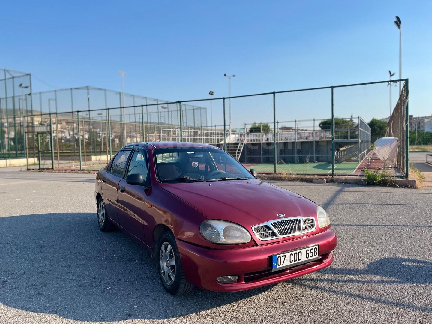 Sahibinden Daewoo Lanos 1.5 SX 1999 Model İzmir 270.000 km Kırmızı 2