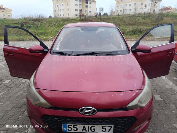 Sahibinden Hyundai i20 1.4 CRDi Jump 2015 Model  318.000 km Kırmızı