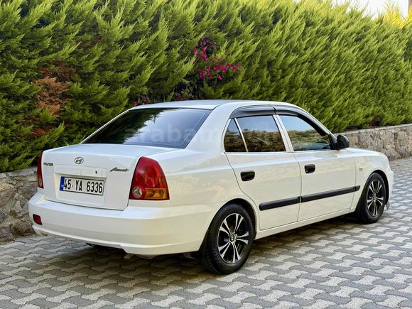 Sahibinden Hyundai Accent 1.3 Admire 2004 Model  252.000 km Beyaz