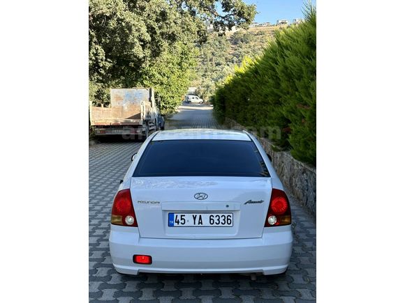 Sahibinden Hyundai Accent 1.3 Admire 2004 Model  252.000 km Beyaz