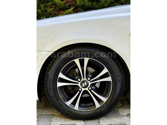 Sahibinden Hyundai Accent 1.3 Admire 2004 Model  252.000 km Beyaz