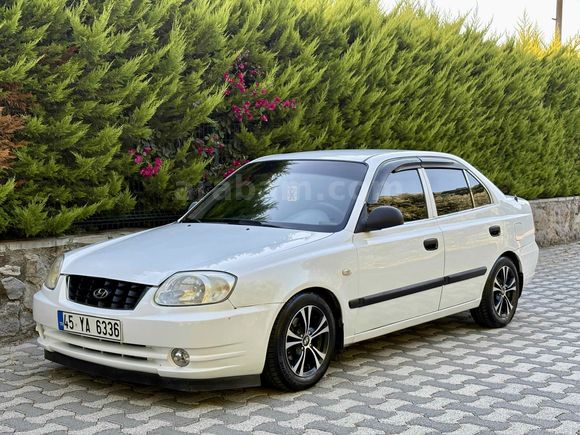 Sahibinden Hyundai Accent 1.3 Admire 2004 Model  252.000 km Beyaz