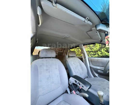 Sahibinden Hyundai Accent 1.3 Admire 2004 Model  252.000 km Beyaz