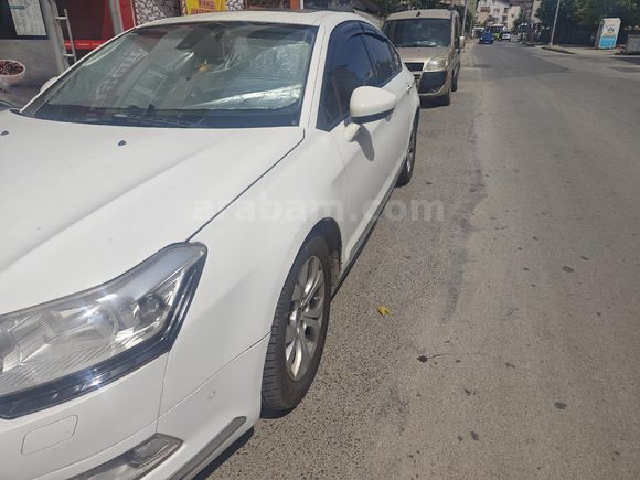 Sahibinden Citroen C5 1.6 e-HDi Executive 2012 Model Kocaeli 257.000 km Beyaz