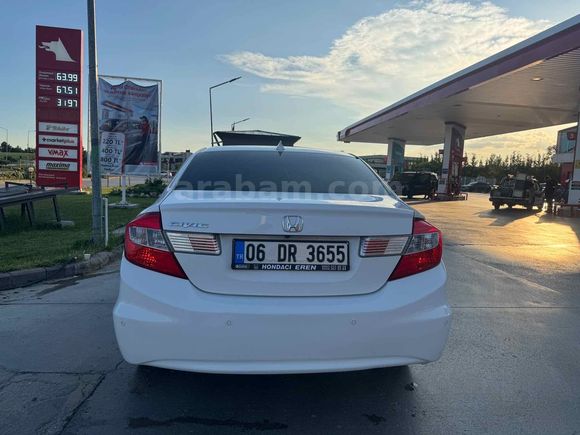 2 Sahibinden Orjinal 93 Binde Honda Civic 1.6i VTEC Eco Executive 2016 Model 