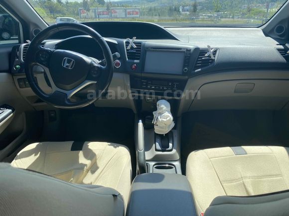 2 Sahibinden Orjinal 93 Binde Honda Civic 1.6i VTEC Eco Executive 2016 Model 