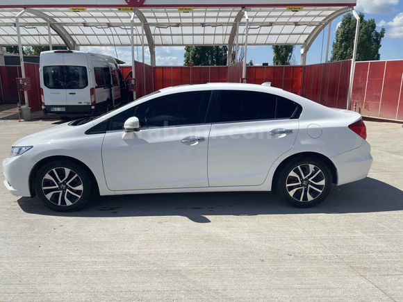 2 Sahibinden Orjinal 93 Binde Honda Civic 1.6i VTEC Eco Executive 2016 Model 