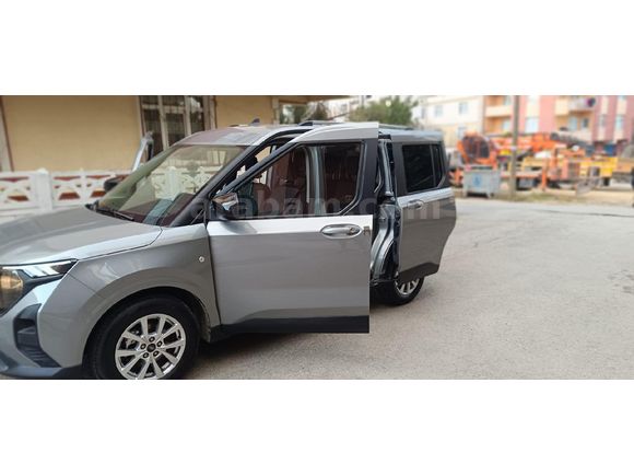 Sahibinden Ford Tourneo Courier 1.5 EcoBlue Titanium 2024 Model