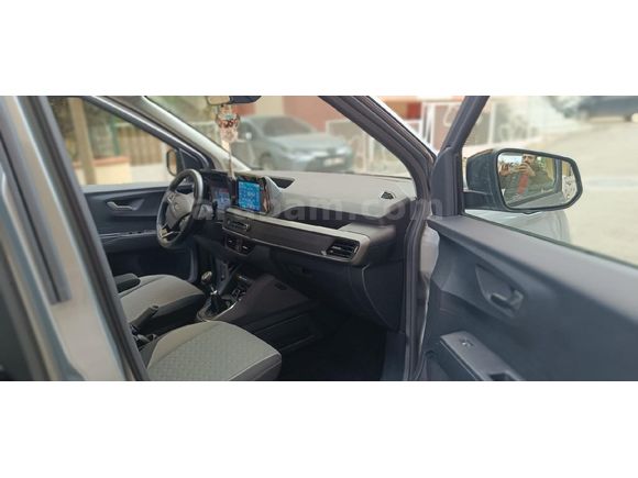 Sahibinden Ford Tourneo Courier 1.5 EcoBlue Titanium 2024 Model