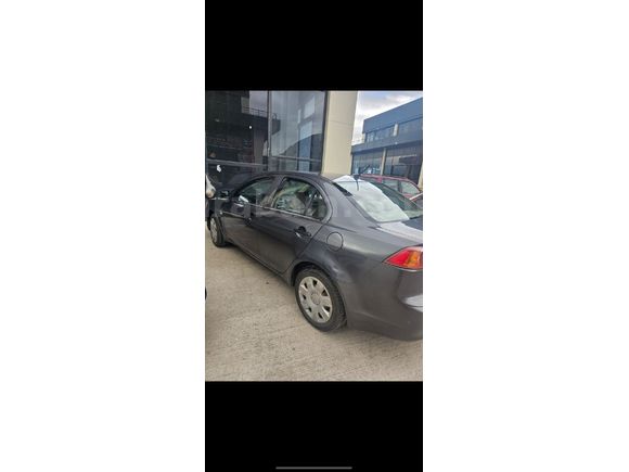 Sahibinden Mitsubishi Lancer 1.5 Inform 2009 Model