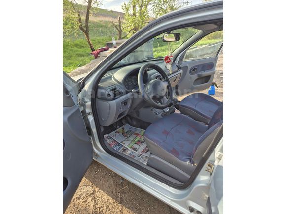 Sahibinden Renault Clio 1.4 RNA 2001 Model