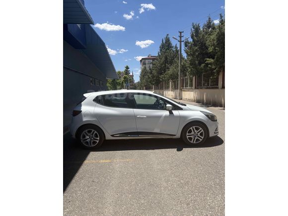 Polis memurundan temiz Renault Clio 1.5 dCi Joy 2017 Model 