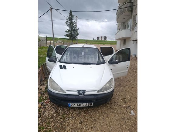 Sahibinden Peugeot 206 1.4 HDi X-line 2004 Model  280.000 km Beyaz