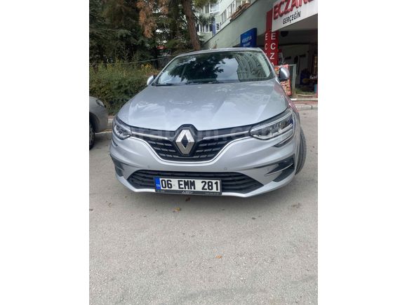 Sahibinden Renault Megane 1.3 TCe Icon 2023 Model  34.000 km Gri hatasız boyasız 