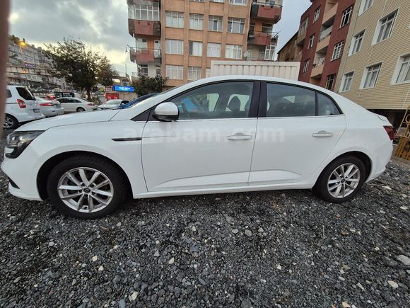 Galeriden Renault Megane 1.5 Blue DCI Touch 2020 Model İstanbul