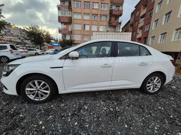 Galeriden Renault Megane 1.5 Blue DCI Touch 2020 Model İstanbul