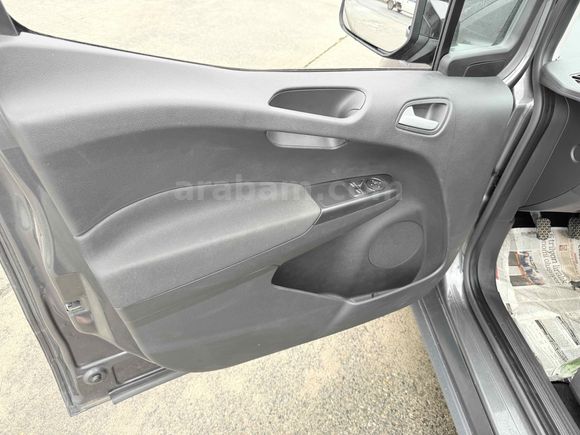 Galeriden Ford Tourneo Courier 1.5 EcoBlue Titanium 2023 Model Rize