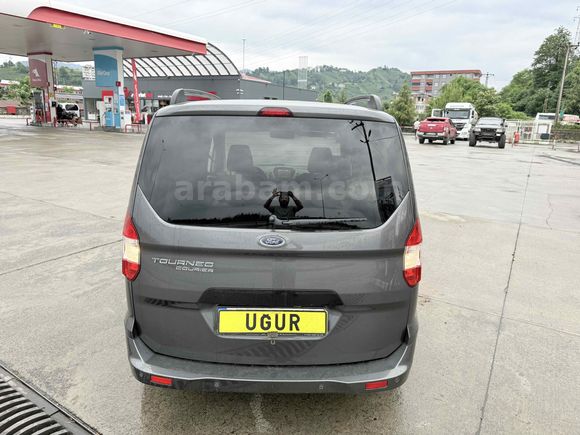 Galeriden Ford Tourneo Courier 1.5 EcoBlue Titanium 2023 Model Rize