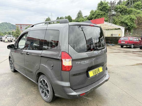 Galeriden Ford Tourneo Courier 1.5 EcoBlue Titanium 2023 Model Rize