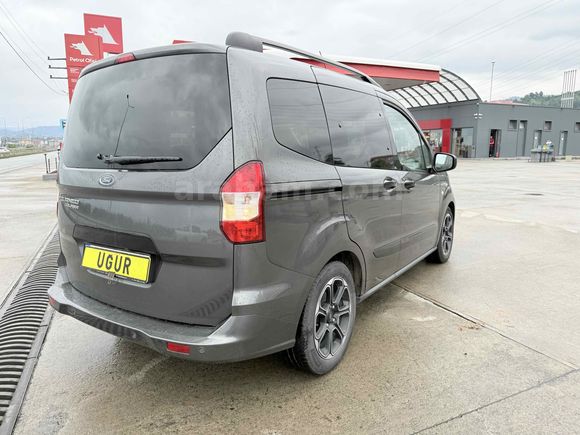 Galeriden Ford Tourneo Courier 1.5 EcoBlue Titanium 2023 Model Rize